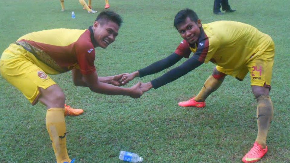 Fachrudin (kanan) dan Ichsan Kurniawan saat menjalani latihan. Copyright: &copy; Muhammad Effendi/INDOSPORT